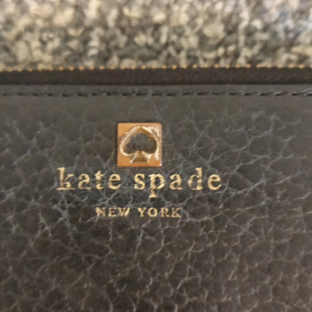 Kate spade pebble leather black accordion large wallet